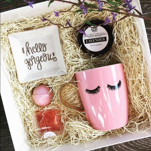 Girly girl mystery box - Picture 5 of 16